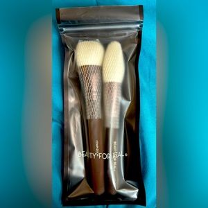 Beauty for real complexion, brush set of 2 bnib